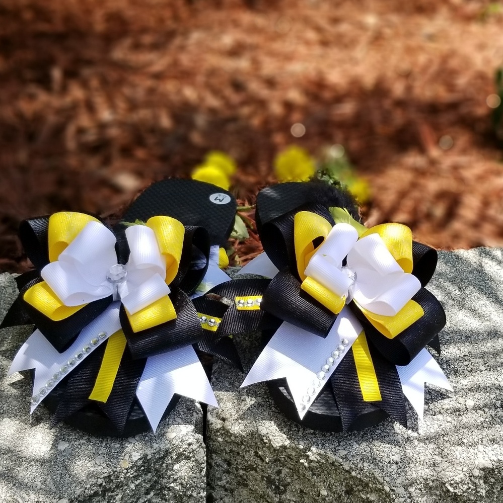 Custom flip flops in your favorite team colors.